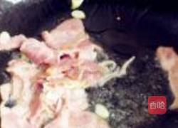 西蓝花口蘑炒培根的做法图解4