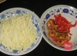 红椒丝炒土豆丝的做法图解1
