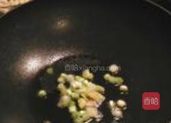 双菇炒鸡片的做法图解5