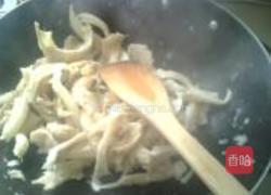 蒜苗炒蘑菇的做法图解4