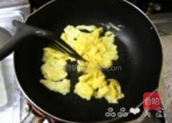 蒜香鸡胗炒乌冬的做法图解2