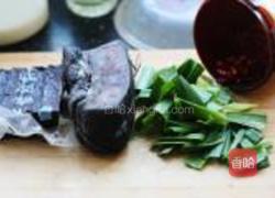 柴火香干炒薰肉的做法图解1