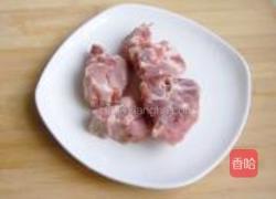 白果玉米排骨汤的做法图解1
