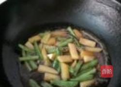 四季豆烧土豆的做法图解6