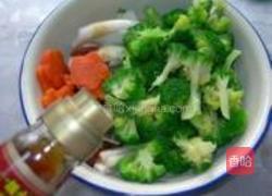 西兰花拌蘑菇的做法图解10