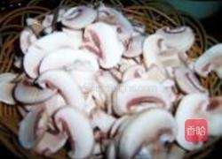 奶油蘑菇鸡肉饭的做法图解3