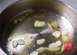 酸黄瓜炒鸡胗的做法图解4