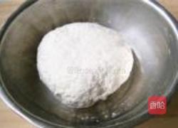 豆沙小面包的做法图解2