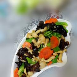 木耳白玉菇的做法[图]