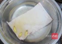 香辣肉皮的做法图解1