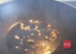 木耳萝卜焖豆腐鱼饼的做法图解1