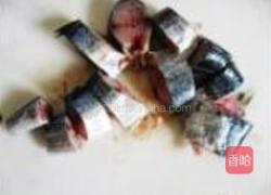 雪菜烧马鲛鱼的做法图解2