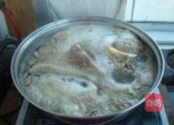 猪骨汤炖白菜海带的做法图解3