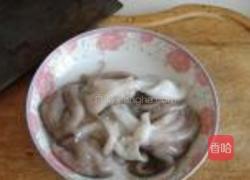 黄瓜豆干炒八带的做法图解1