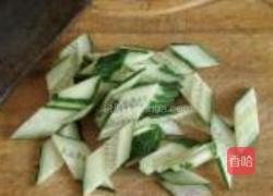 黄瓜豆干炒八带的做法图解5