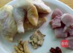 花旗参田七煲鸡汤的做法图解1