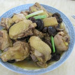 冬菇焖土鸡的做法[图]