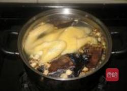 石斛灵芝炖鸡汤的做法图解4