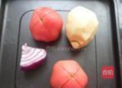 西红柿炖土豆的做法图解1