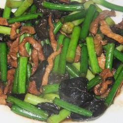 蒜苔炒肉丝的做法[图]