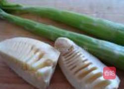 咸鹅炖双笋的做法图解1