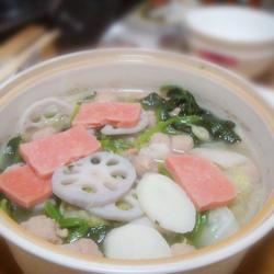 火腿肉丸蔬菜煲的做法[图]