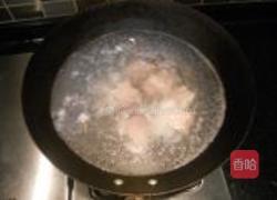 排骨炖豆角的做法图解1