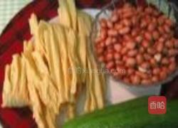 腐竹黄瓜清拌花生米的做法图解1