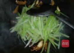 西芹炒香菇的做法图解11