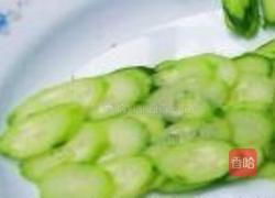 糖醋黄瓜河鲫鱼的做法图解6