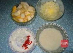 冰糖银耳鸭梨粥的做法图解1