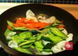 爆炒墨鱼卷的做法图解9