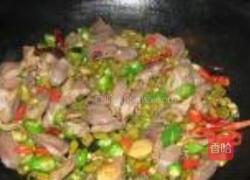 酸豆角炒鸡胗的做法图解10