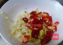 蒜香鲫鱼的做法图解1