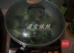 芹菜木耳炒肉的做法图解7