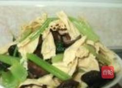 香菇炒腐竹的做法图解9
