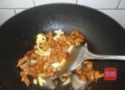 青椒炒肥肠的做法图解8