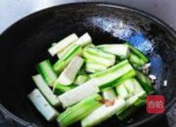 蟹棒丝瓜条的做法图解5