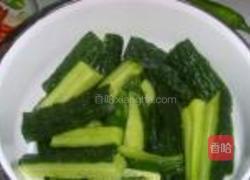 酸辣瓜条的做法图解2