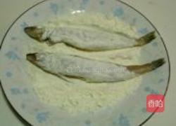 干煎沙丁鱼的做法图解3