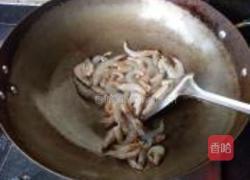 西芹洋葱炒虾的做法图解7