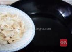 青菜煲肥肠的做法图解6