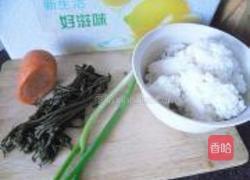 香椿炒饭的做法图解1