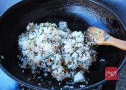 香椿炒饭的做法图解7