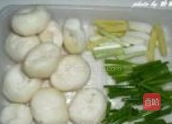 荸荠鸡翅的做法图解2