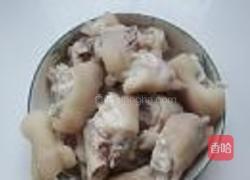 蒜苗烧猪蹄的做法图解3