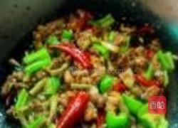 咸豆角炒子鸭的做法图解9