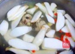 杏鲍菇鸡腿汤的做法图解7