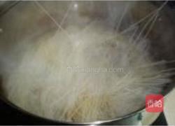 凉拌米粉的做法图解1