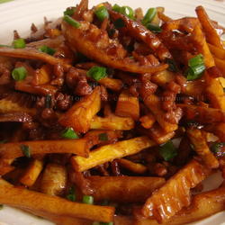 葱油焖春笋的做法[图]